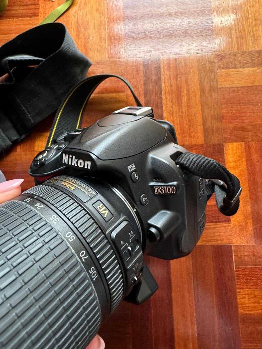 Máquina fotográfica Nikon D3100