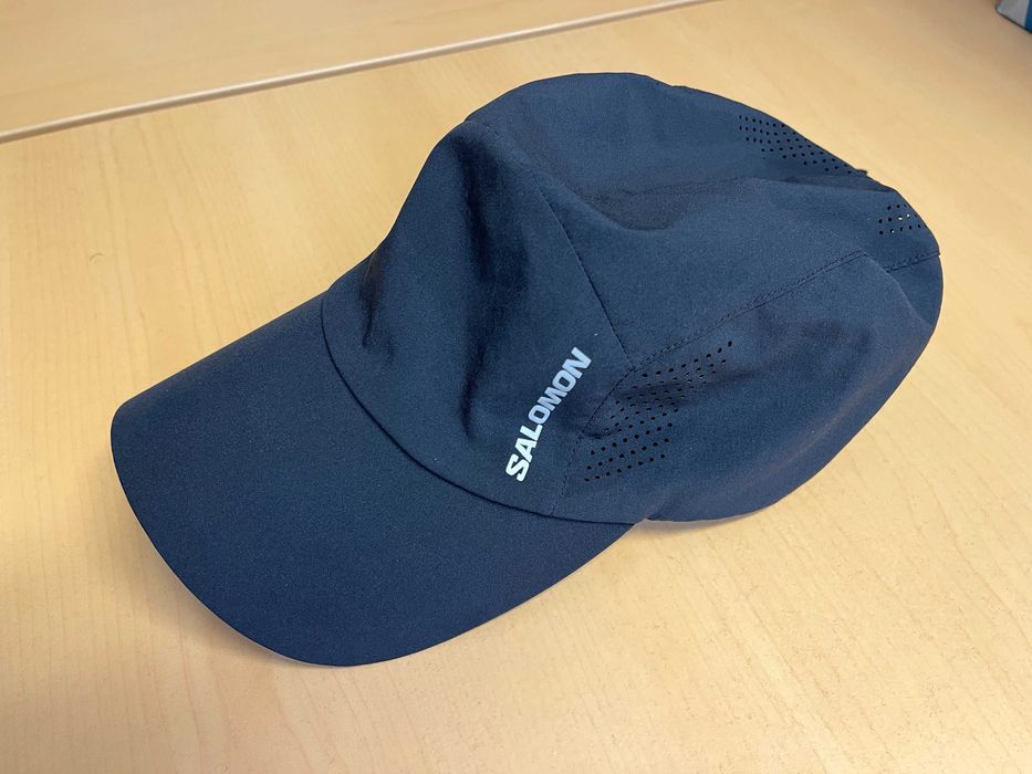 Chapéu boné corrida Solomon Shakeout preto - como novo