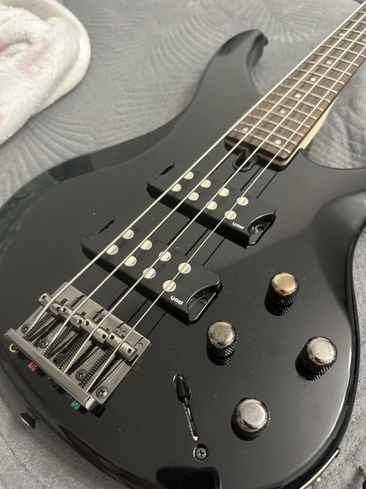 Gitara basowa Yamaha TRBX304