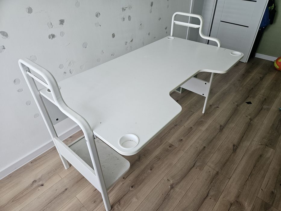 Biurko gamingowe  dł.200cm szr.75 cm  wys.75