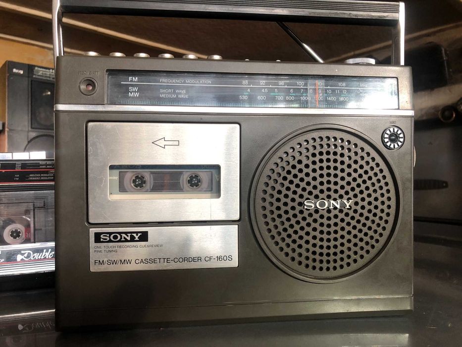Магнітола Sony CF-160S. SHARP wq261