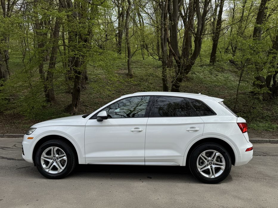 Продам Audi Q5 2017
