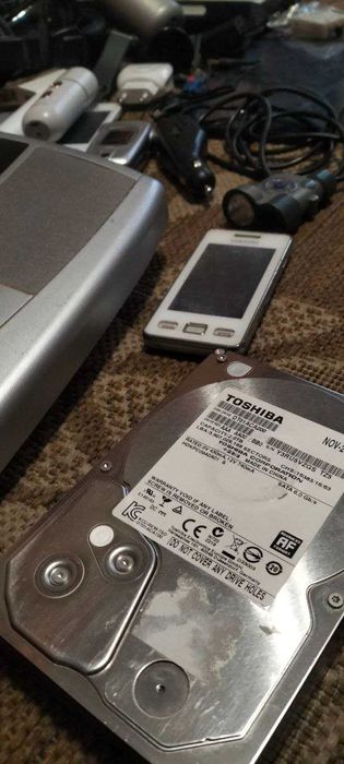 Неробочі та під ремонт гаджети одним лотом