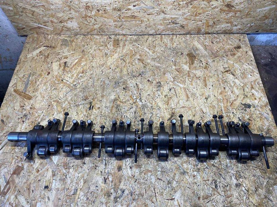 Ось коромисла Volvo/Renault FH13/Magnum DXI13 (з рокерами) оригінал