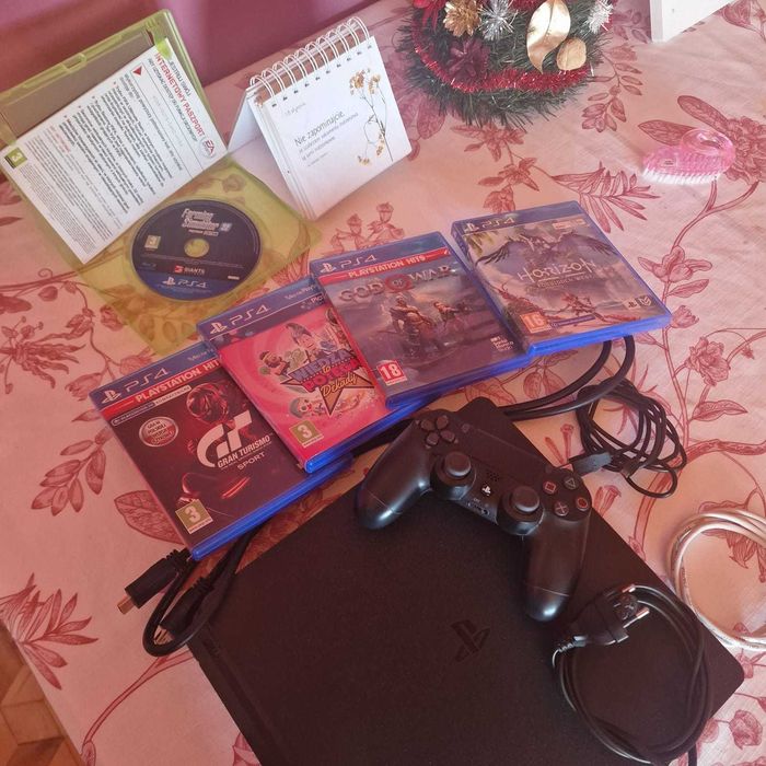 Playstation 4 slim