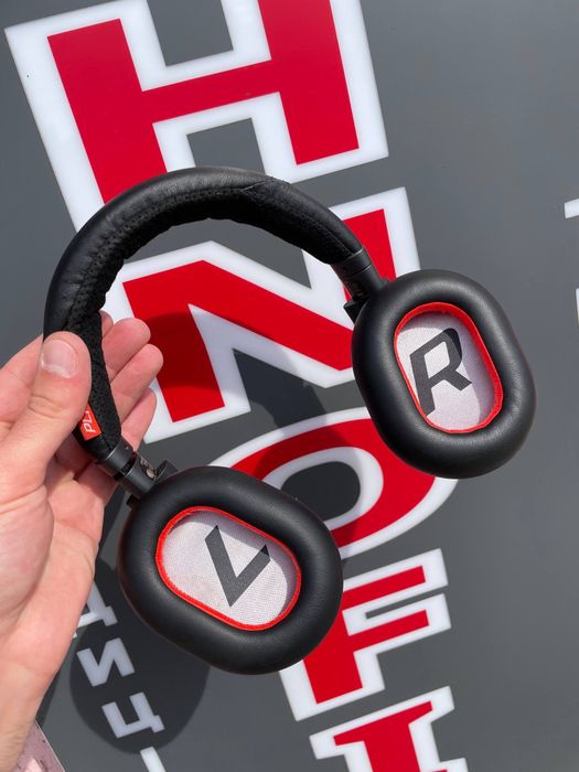 Блютуз навушники Plantronics BackBeat PRO 2