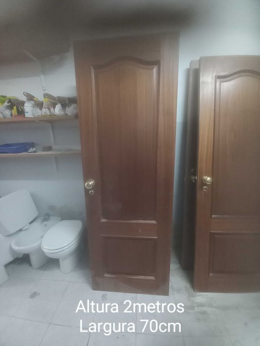 Portas de interior em madeira maciça