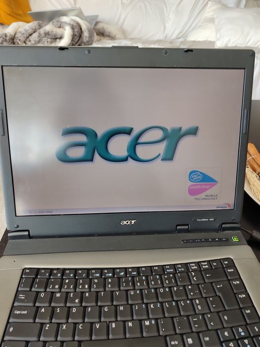 Computador portátil Acer a funcionar hiper lento