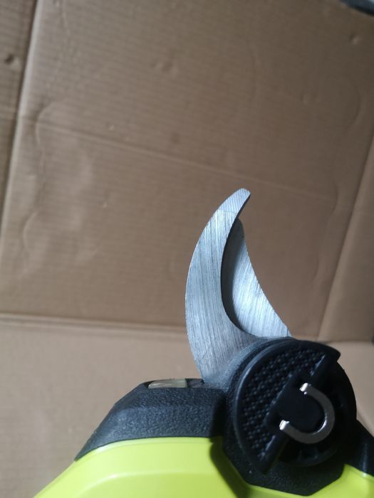 Ryobi sekator elektryczny body nowy