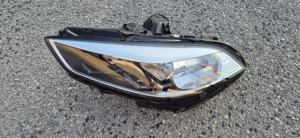 Ótica Original BMW Serie 1 F40 - Lampadas H7