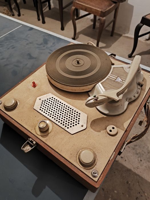 Gramofon przenośny karolinka