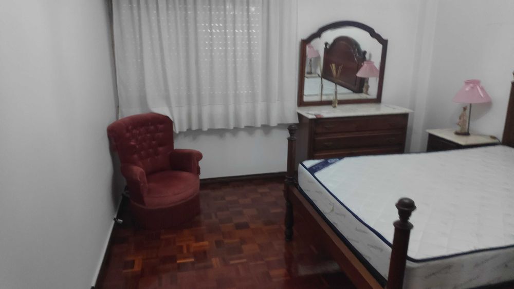Móvel clássico de quarto