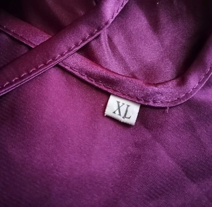 Fioletowa halka z koronką