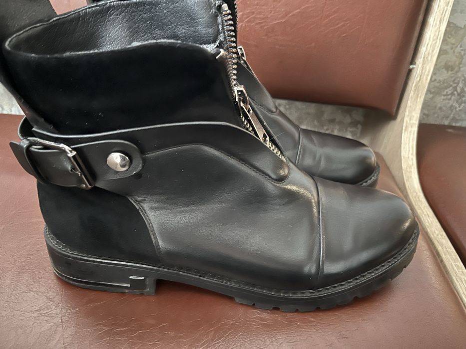 Взуття шкіряне жіноче