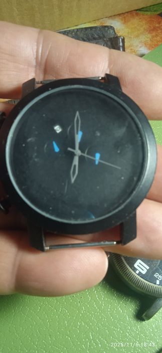 Часы мужские ,наручные.
