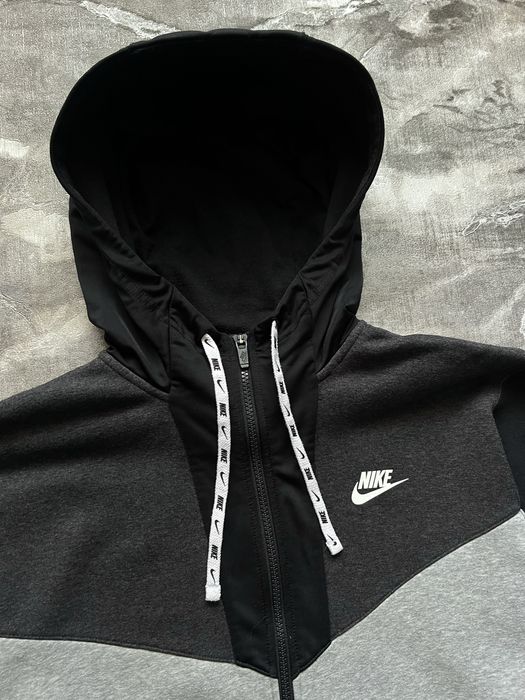 Чудова ! кофта зипка Nike з нових колекцій 2025 року