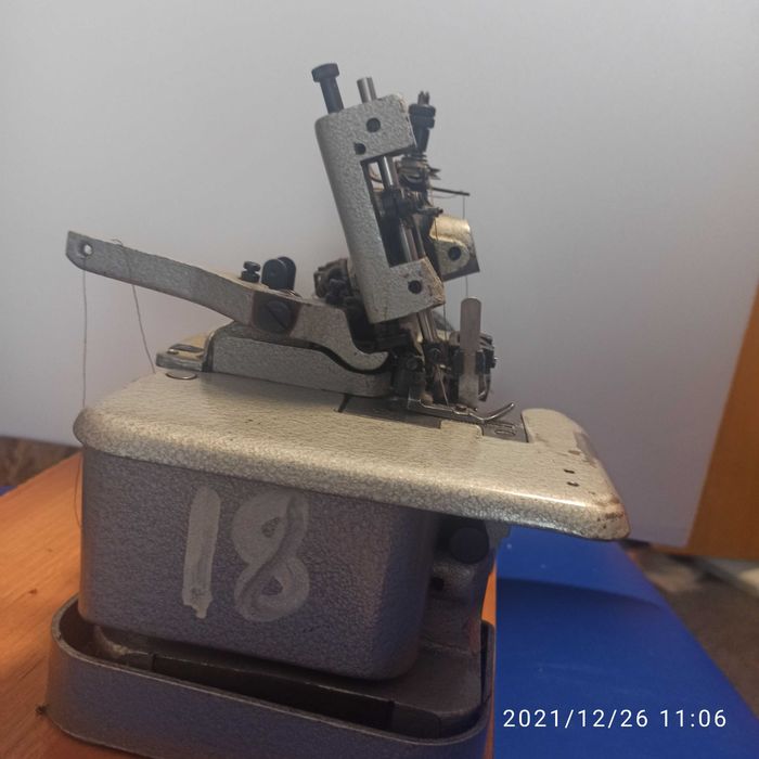 Оверлок промышленный 51 клас 3х нитка.