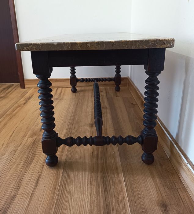 Mesa de Apoio  com Tampo em Mármore