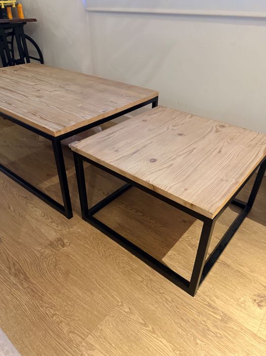 Conjunto de 3 mesas de apoio industriais em pinho e metal preto - Maisons du Monde (Long Island)