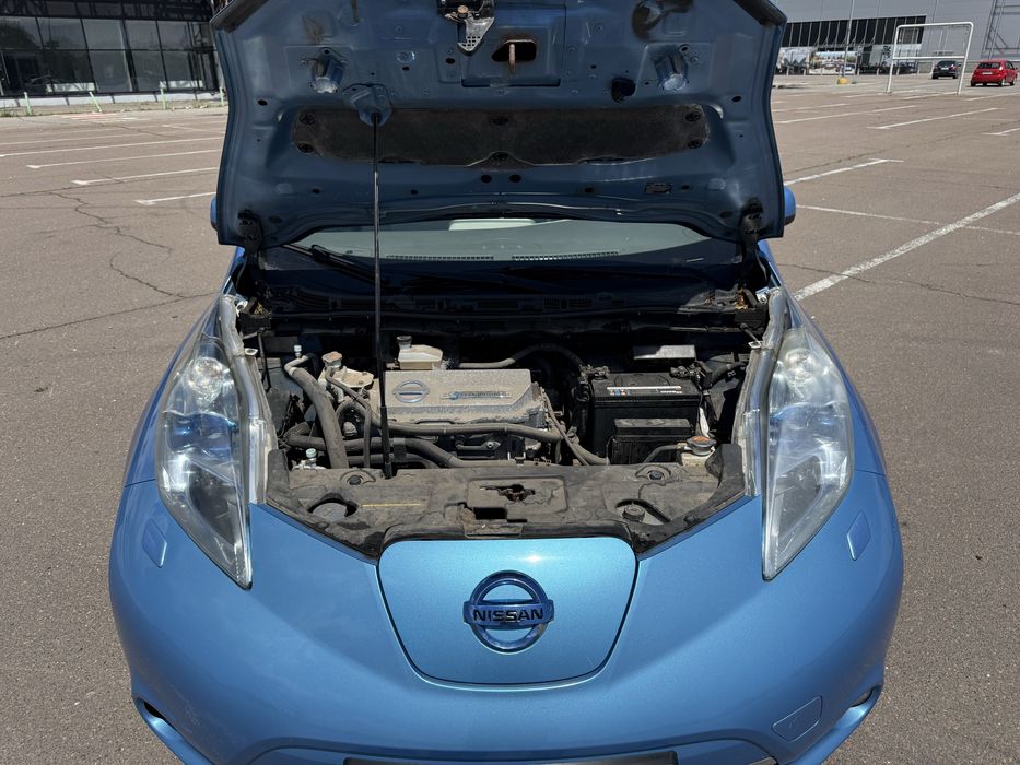 Nissan Leaf  запас хода 90 км(eco)