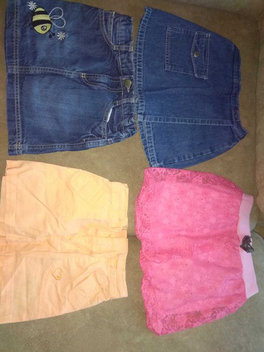 Шапки,зимний костюм,курточка, пальто, ветровка,Кофточка, лосины тёплые