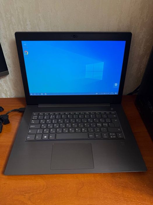 Ноутбук Lenovo  i5-8250U 4GB RAM SSD 128