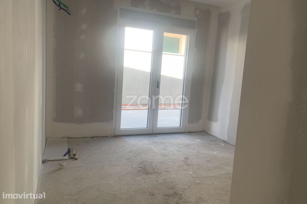 Apartamento T3 Novo com Terraço – A 2 Minutos da Cidade