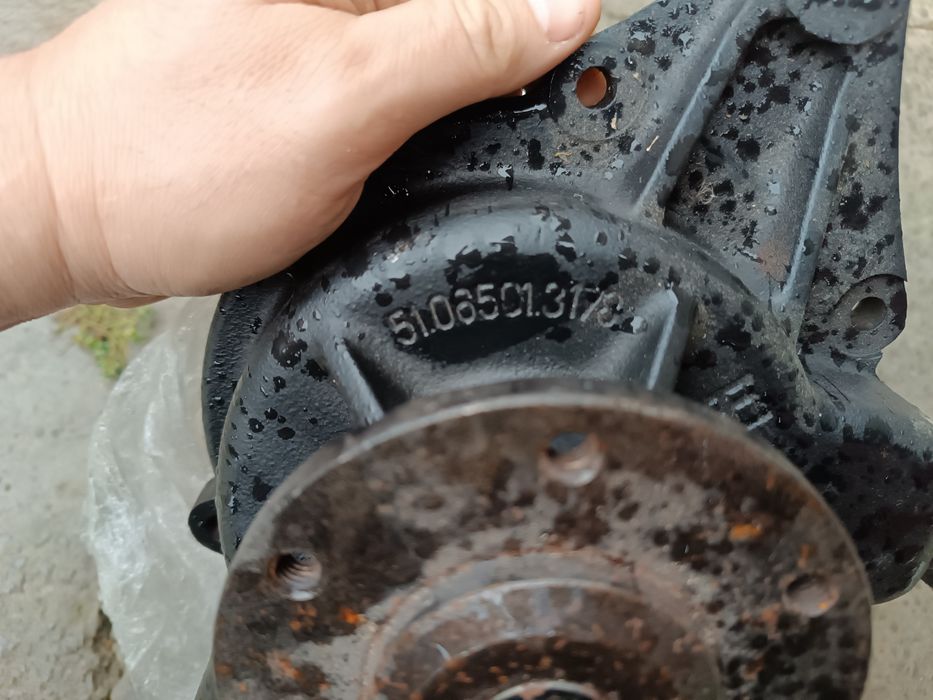 Помпа двигуна автобуса MAN 6.8 T.DI