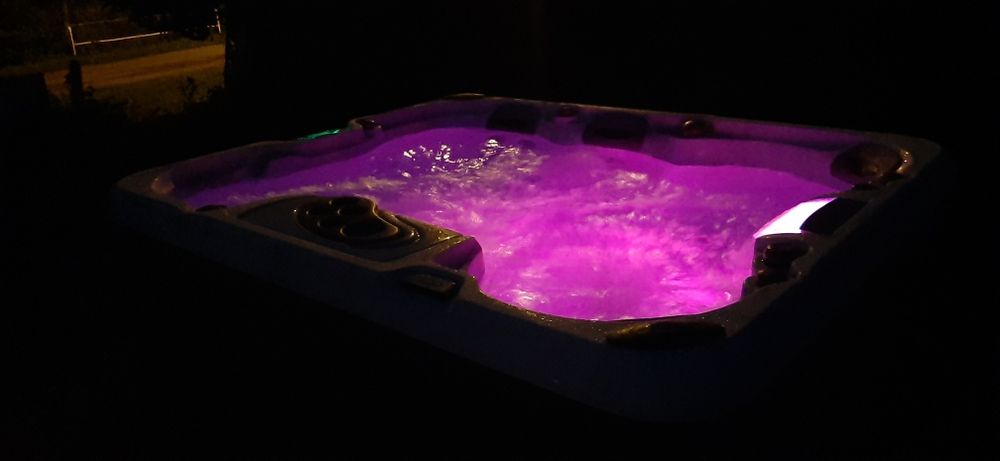 Jacuzzi ogrodowe Sundance Spas model MARIN
