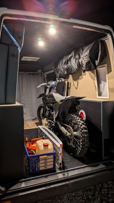 Mercedes Sprinter autocaravana dormitório