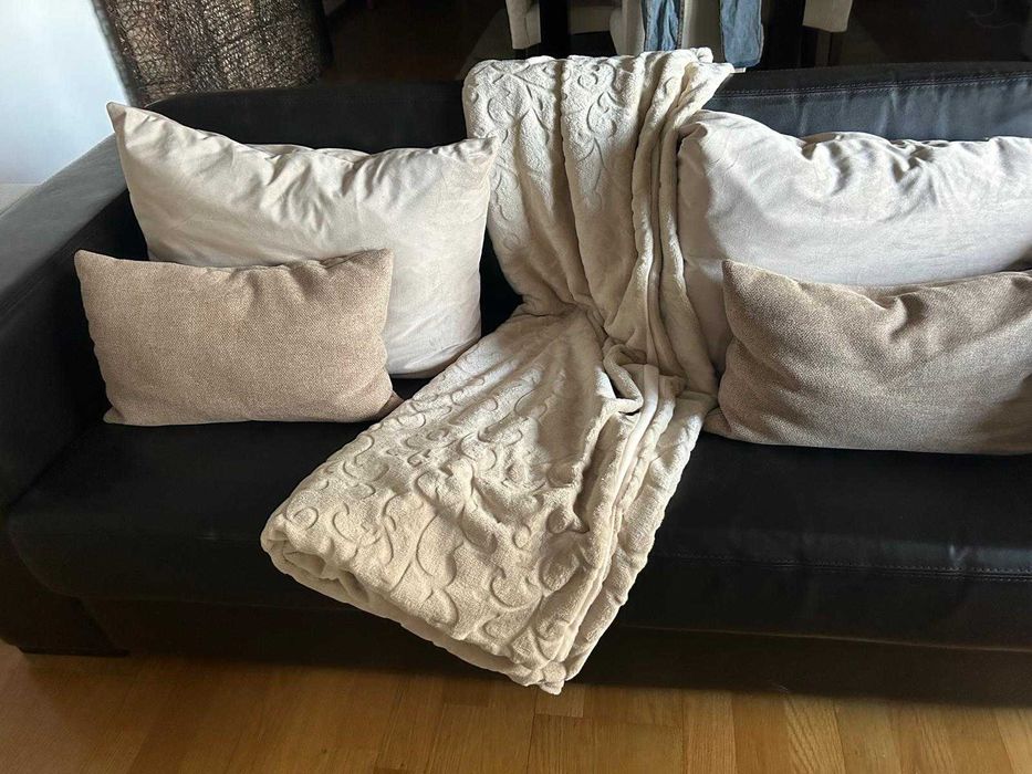 Sofás em pele preta Styleline