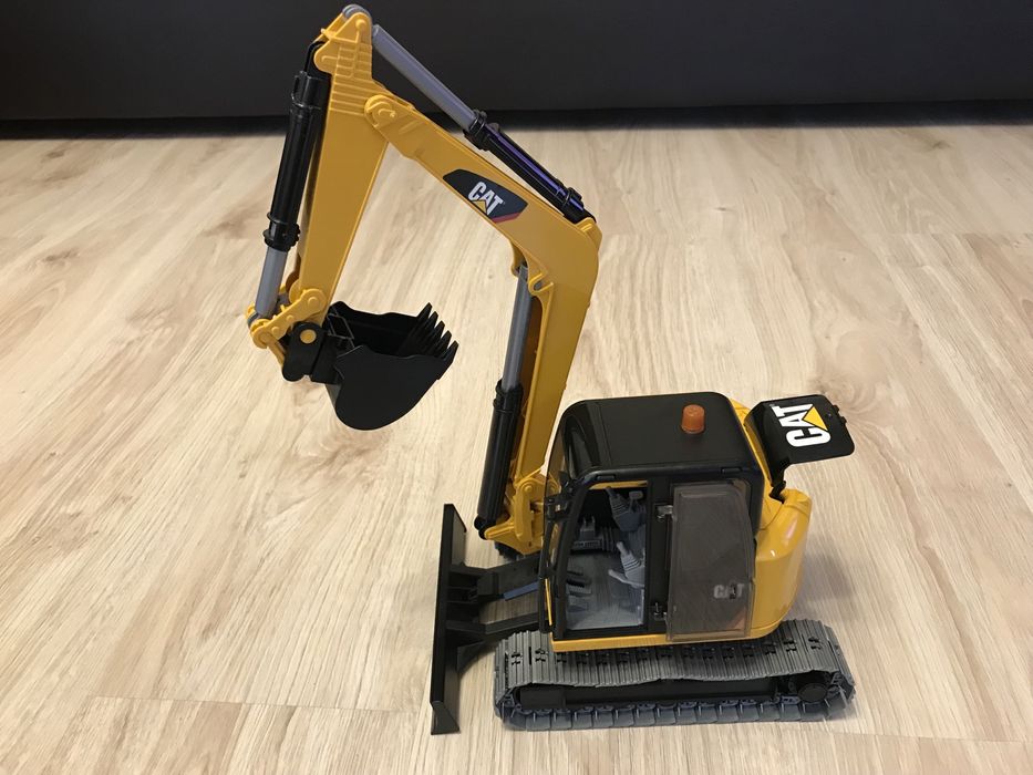 Koparka z firmy Bruder