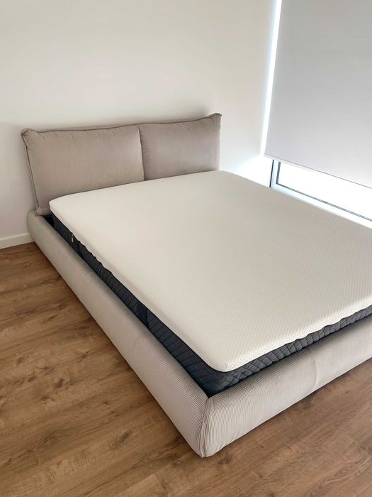 Cama Bombazine 160x200 Taupe + Colchão Emma Hybrid