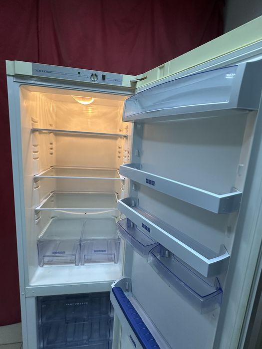 Холодильник Snaige 190/60/60