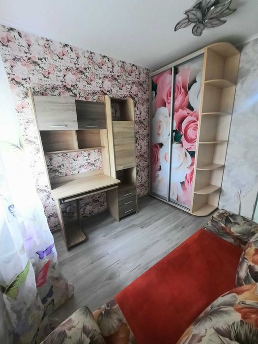 Продам 2-х комнатную квартиру с ремонтом  метро 5 минут