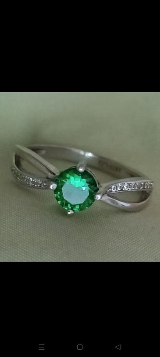 Srebrny pierścionek z oczkiem