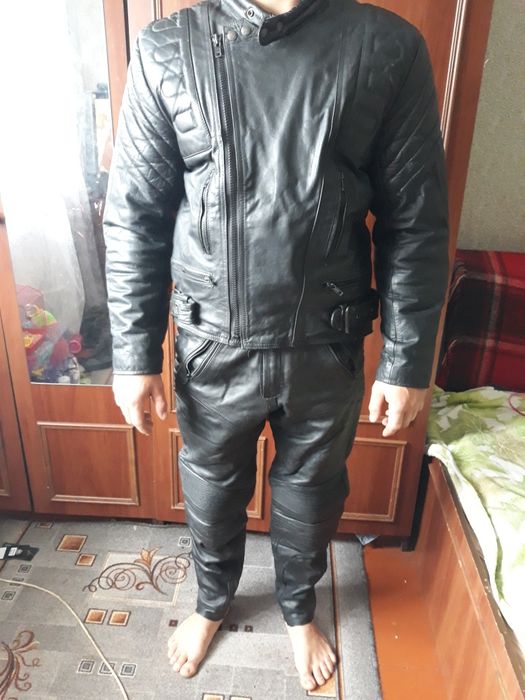 Продам кожаний костюм