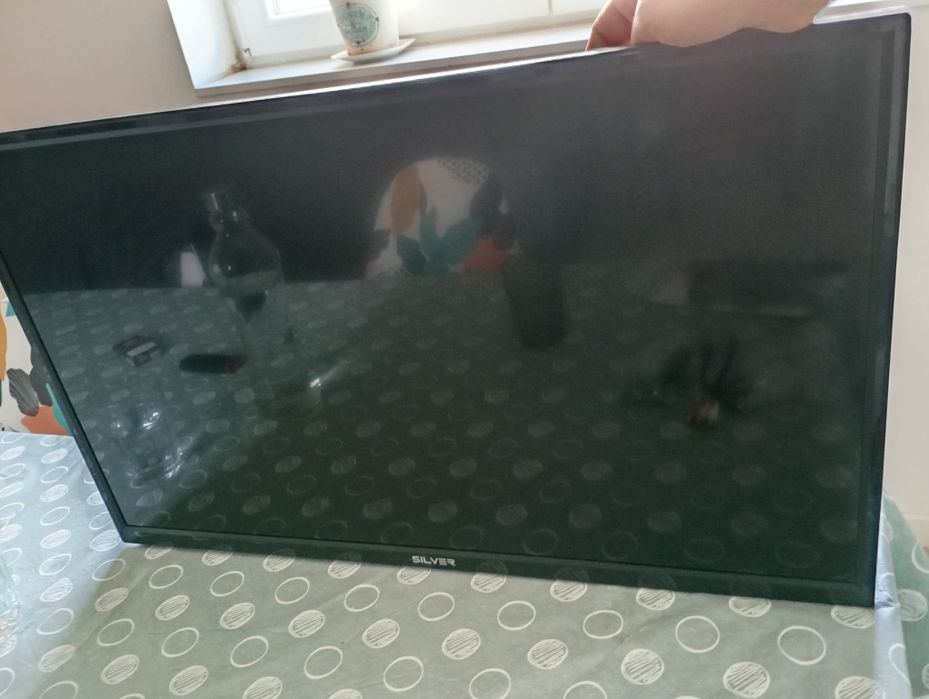 TV led 32" Silver