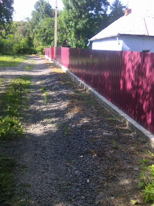 Продаж приміського будинку