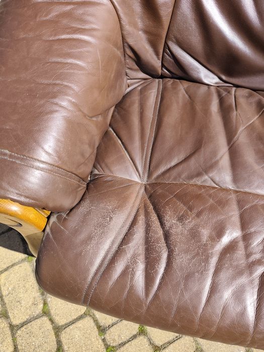 Skórzany fotel i skórzana sofa