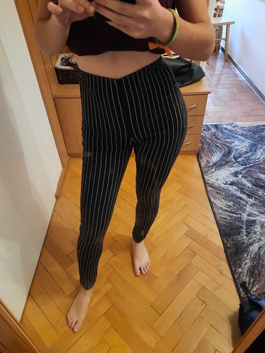 Spodnie rurki w paski wysoki stan cropp