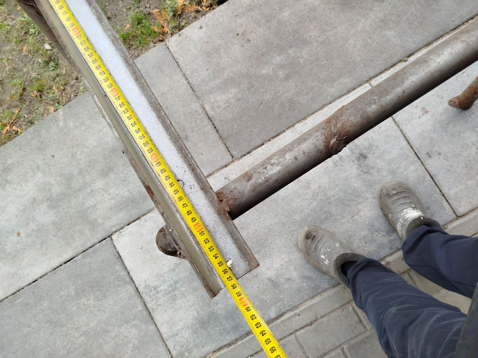 Stolik warsztatowy falbanek