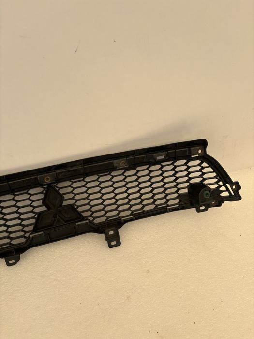 Mitsubishi Outlander II 2 lift fl 10-12 grill atrapa kratka zderzaka
