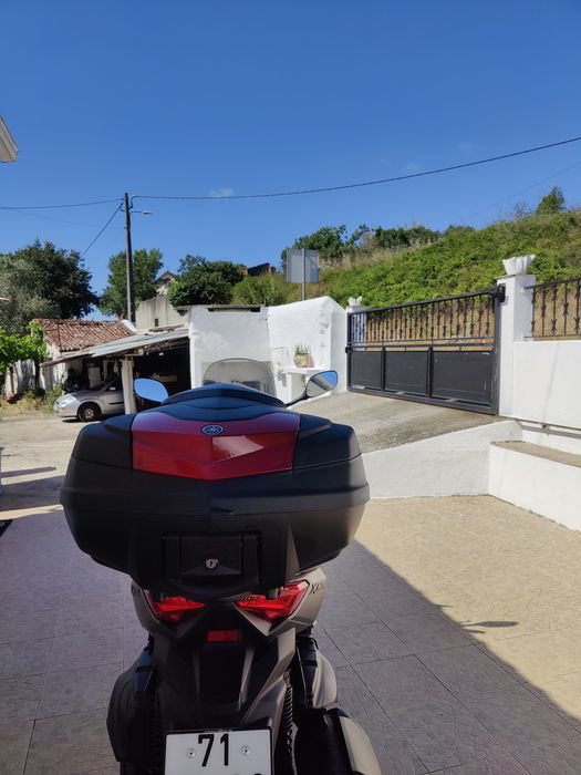 Yamaha Xmax - 400 (imaculada)