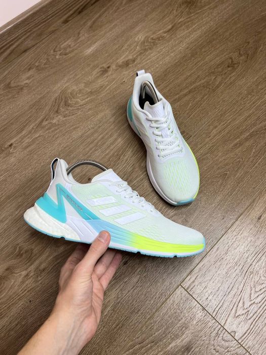 ふーばぁ Продам БОМБЕЗНІ жіночі бігові кросівки Adidas Response Super Boost