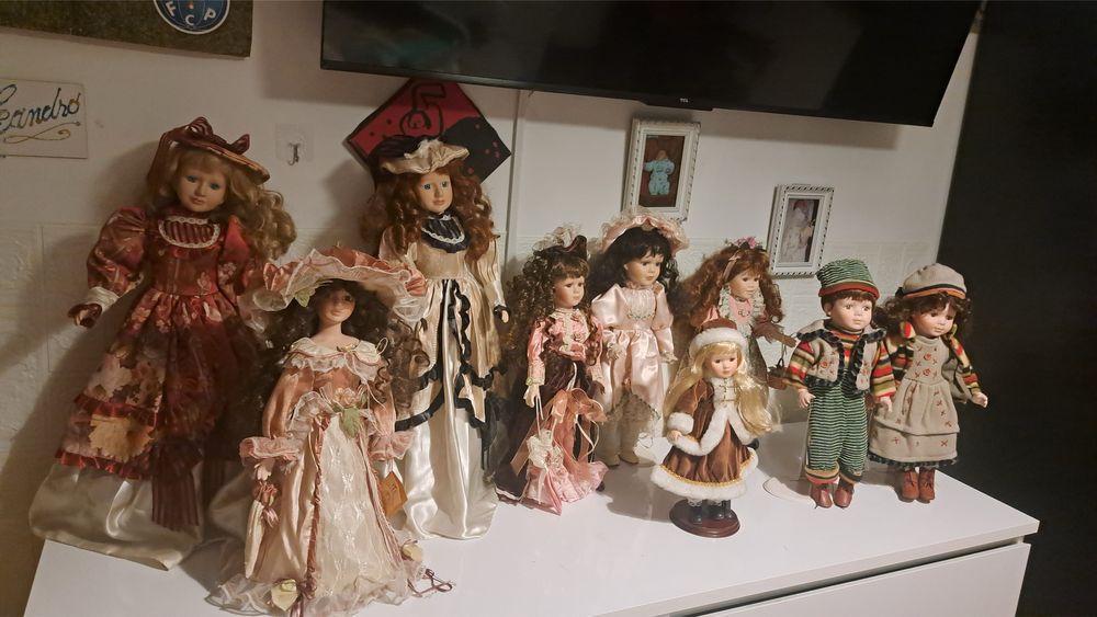Bonecas de porcelana