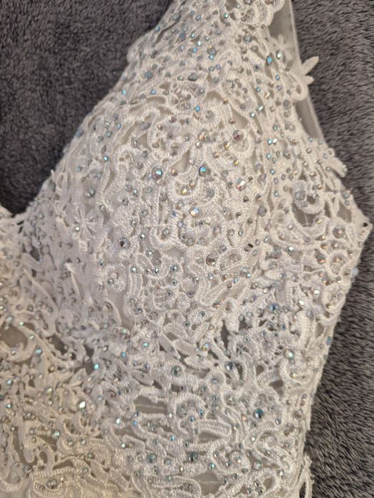 Biała suknia Venitti