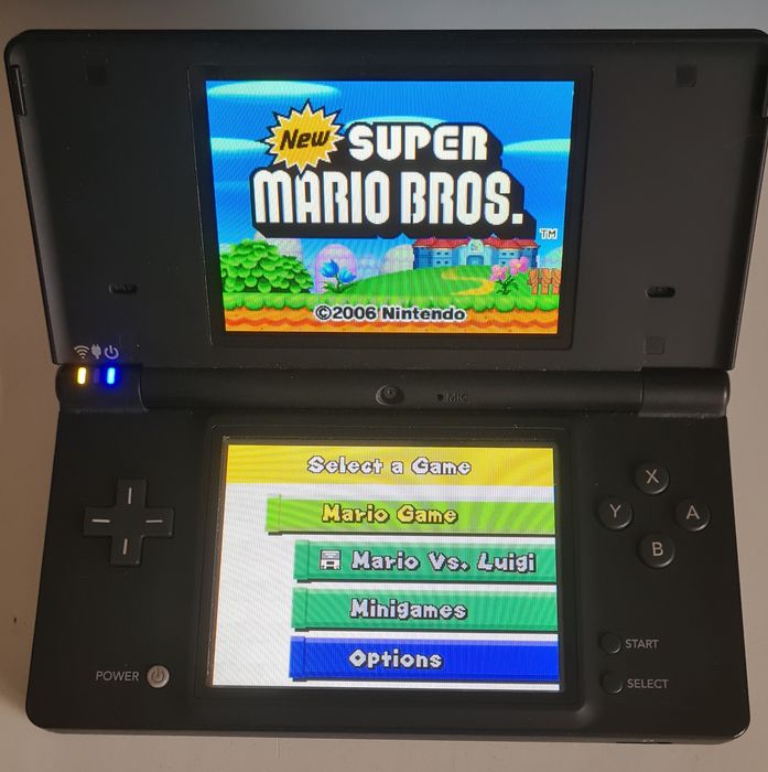Nintendo DSi  TWL-001