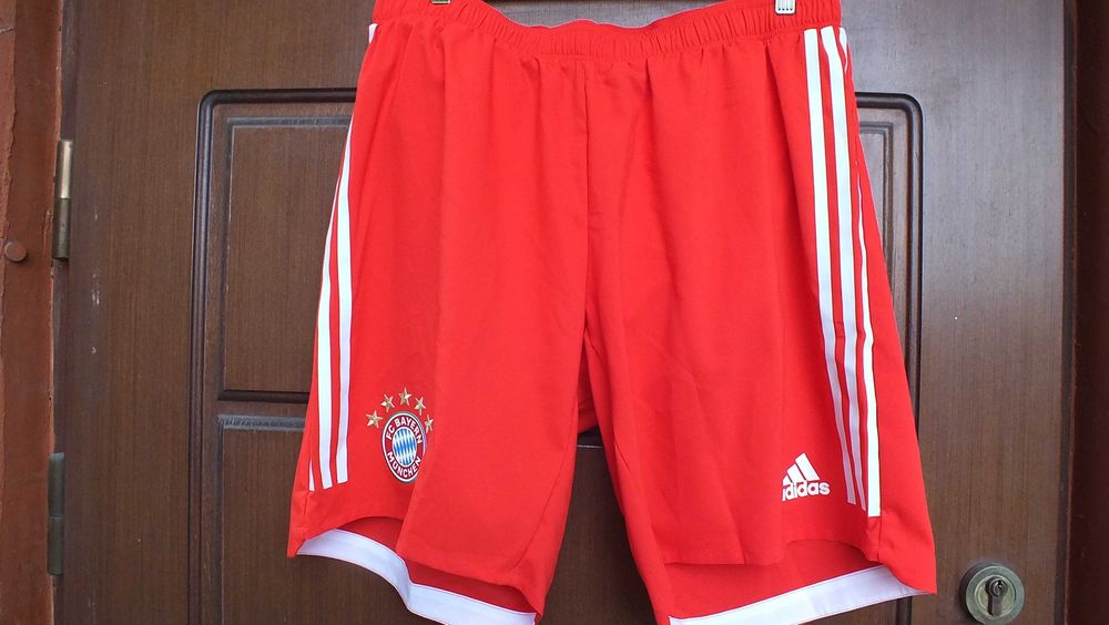 Super spodenki piłkarskie adidas bayern monachium roz XL