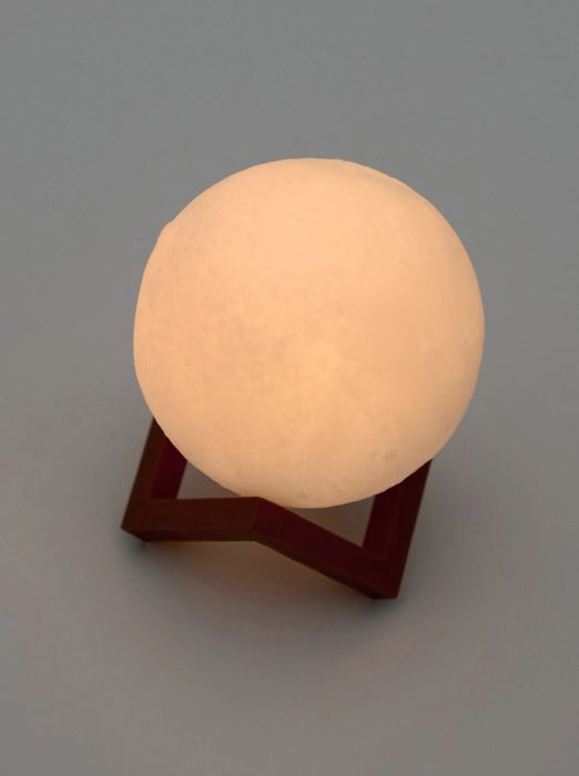 Lampka led w kształcie księżyca